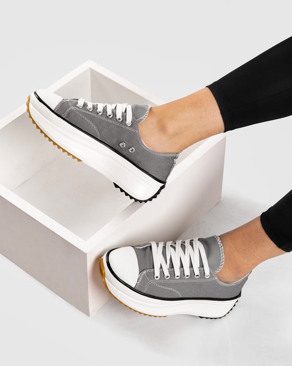 RUN STAR HIKE PLATFORM 02 SHOES "SALE"