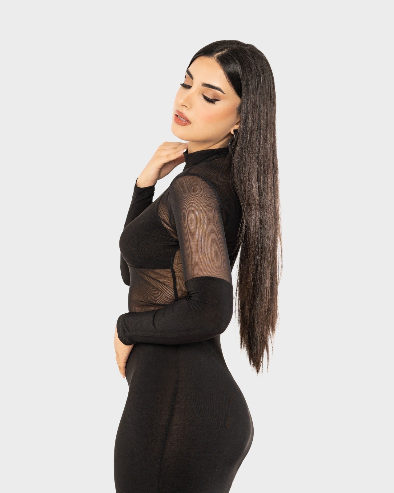 STYLE-Valeur-Black-Moonlight Dress