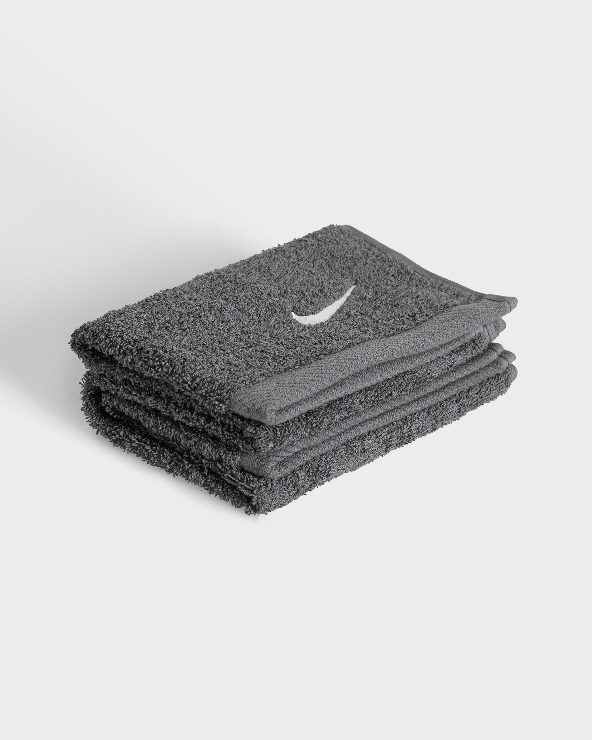 NIKE TRAINING TOWEL "SALE"