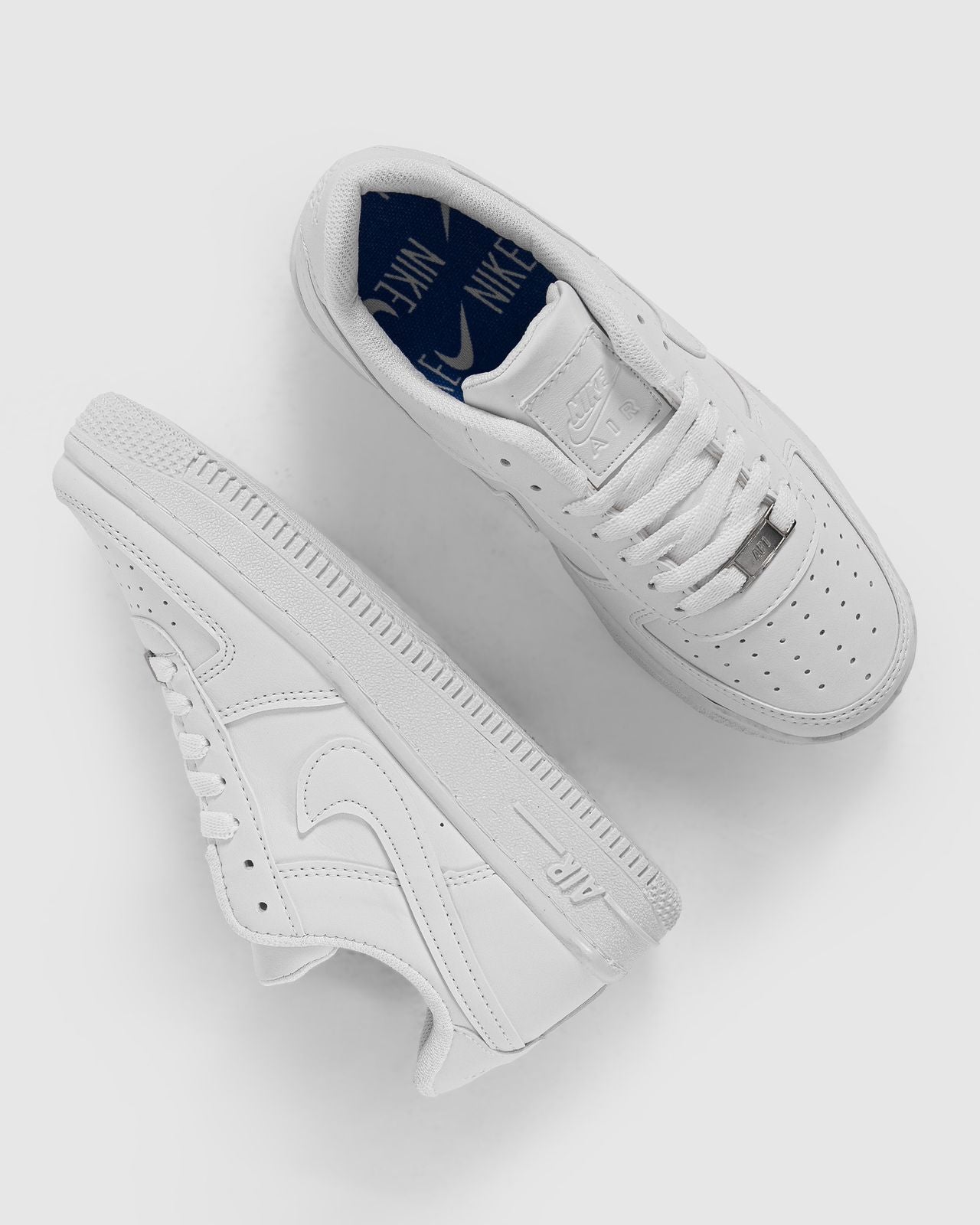 NIKE AIR FORCE 01 BASIC SHOES