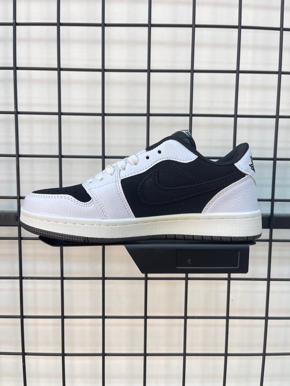 AIR JORDAN 1 LOW X TRAVIS SCOTT