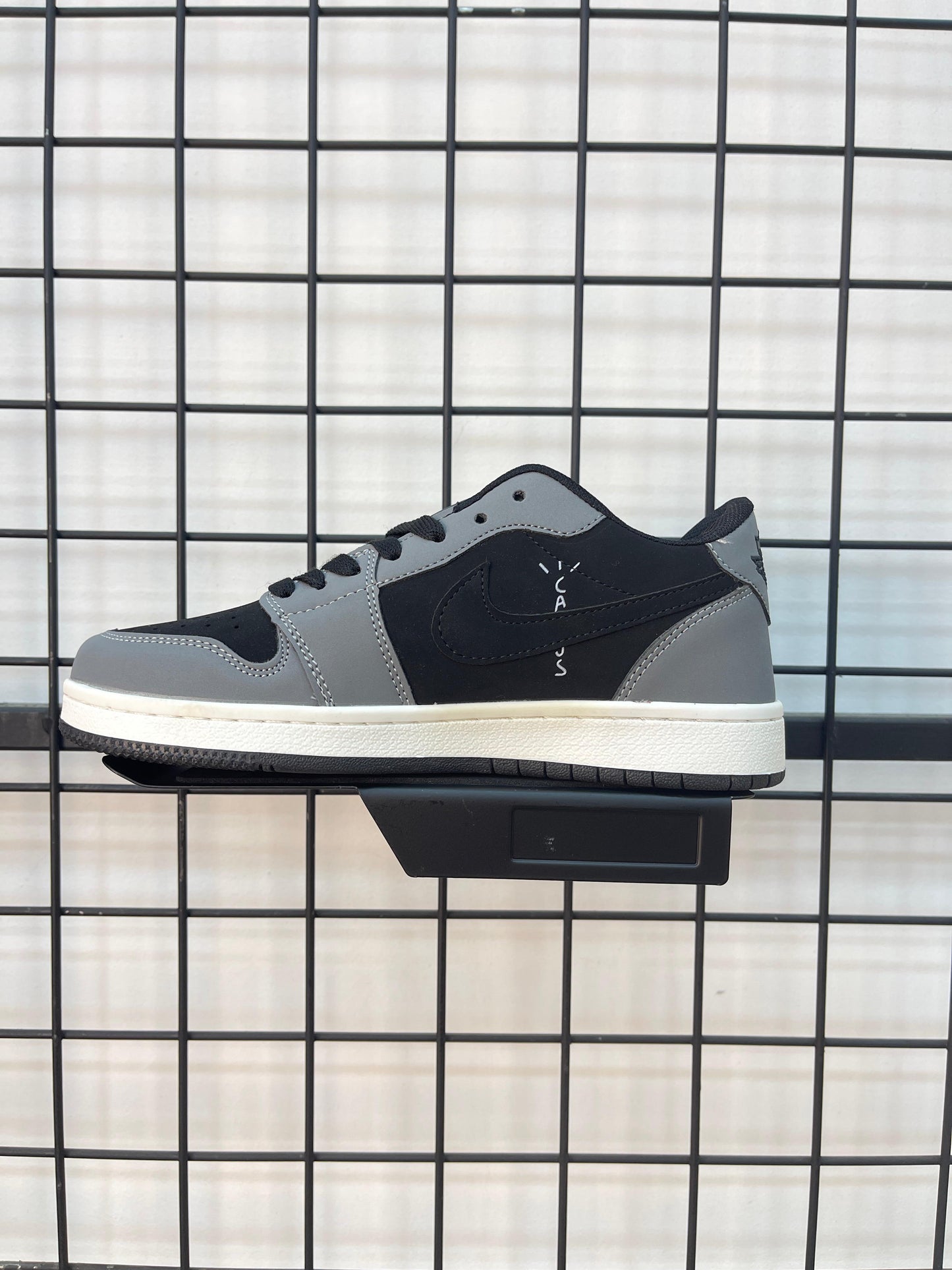 AIR JORDAN 1 LOW X TRAVIS SCOTT