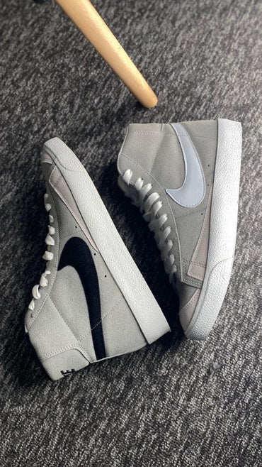 NIKE BLAZER HIGH SHOES